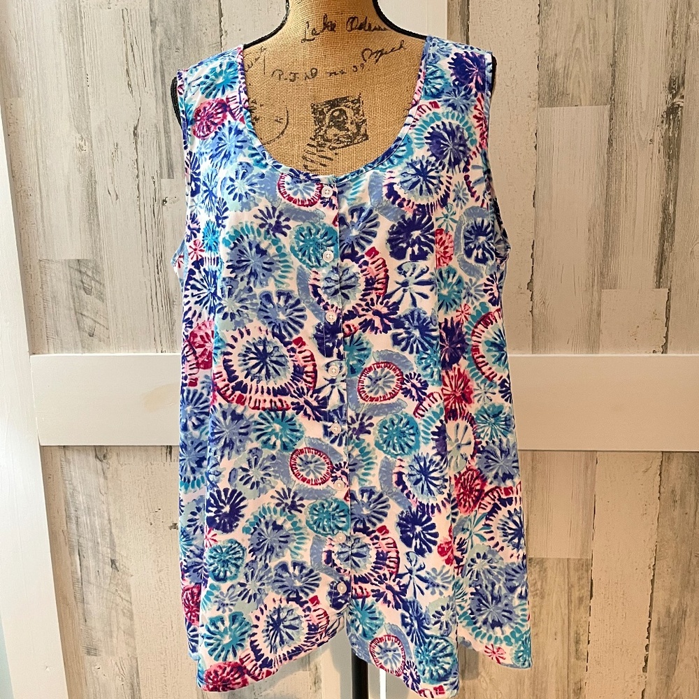 WOMAN'S LARGE TOP